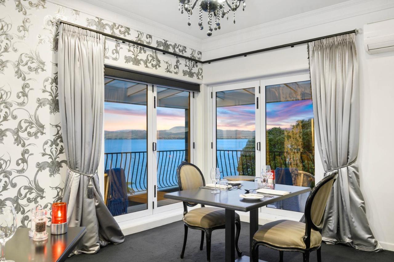 Black Swan Lakeside Boutique Hotel Роторуа Экстерьер фото