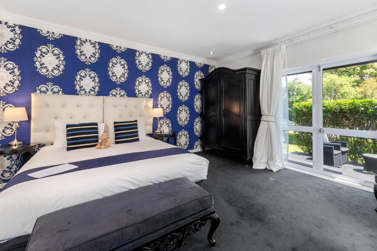 Black Swan Lakeside Boutique Hotel Роторуа Экстерьер фото