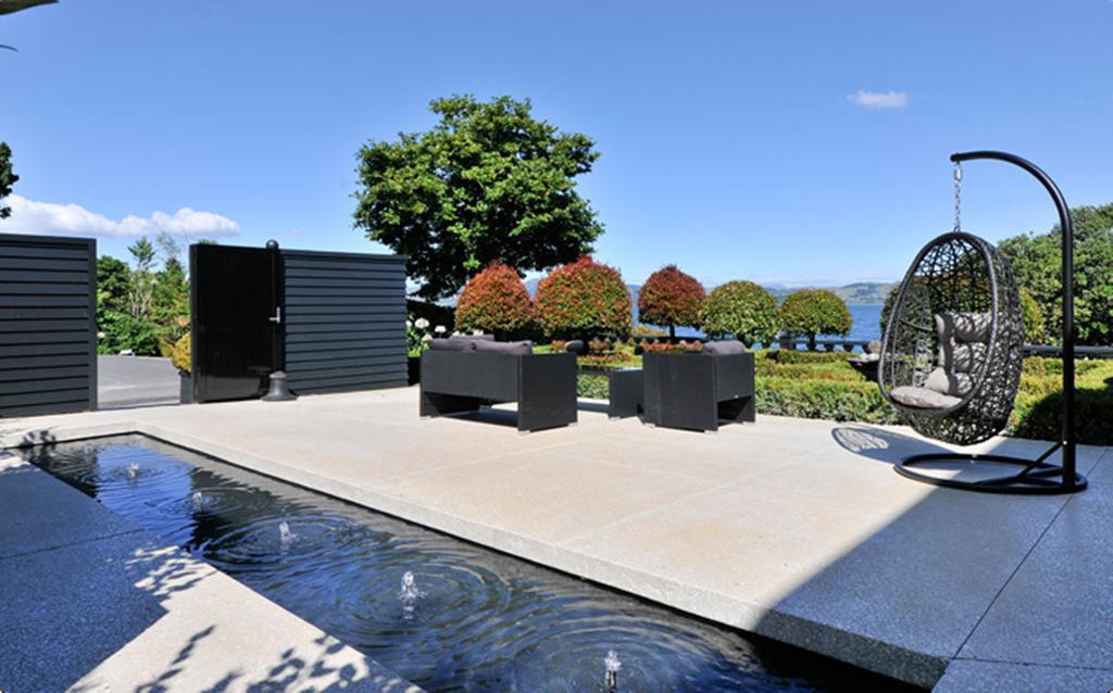 Black Swan Lakeside Boutique Hotel Роторуа Экстерьер фото